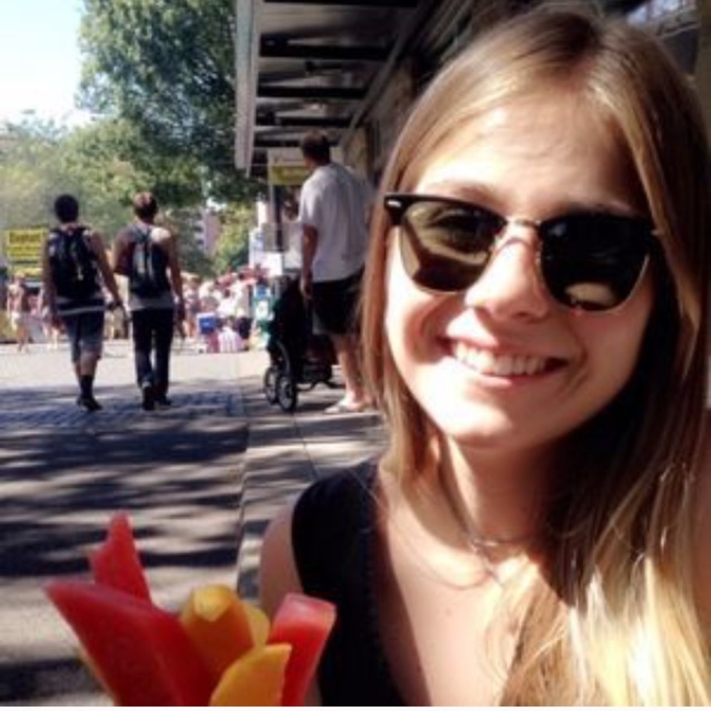 Meet your Posher, Olivia