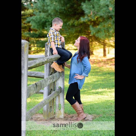 Meet your Posher, Britney - Picture 1 of 1