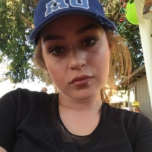 Meet your Posher, Ana