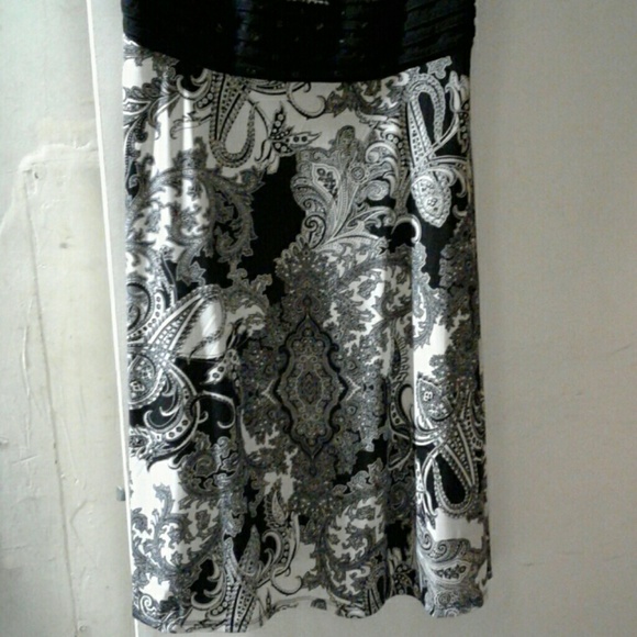 Dress - Picture 2 of 4