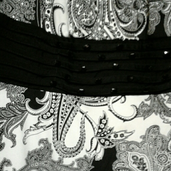 Dress - Picture 4 of 4