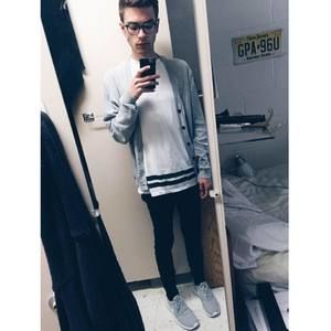 Meet your Posher, Derek