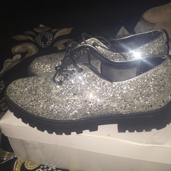 steve madden silver oxfords