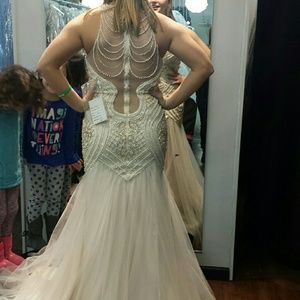 Formal dress can be for prom a or wedding