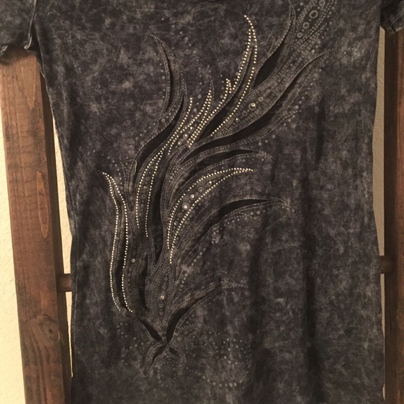 Cute t-shirt! - Picture 2 of 2
