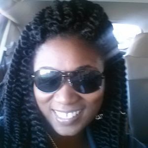 Meet your Posher, Nicole