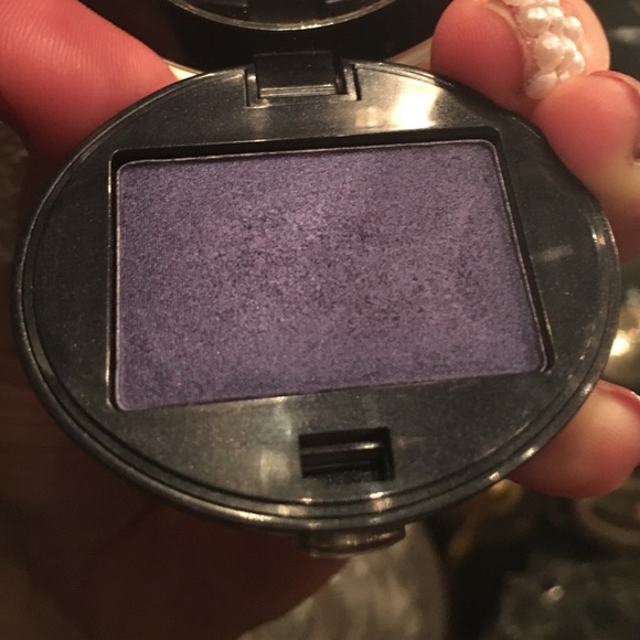 Urban Decay single eyeshadow in Ransom
