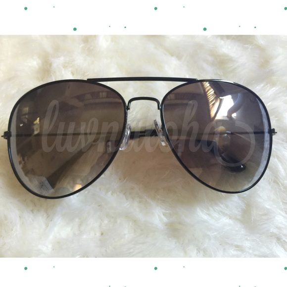 Oversized 70mm Black Aviator w/Flash Mirrored Lens - Picture 2 of 4