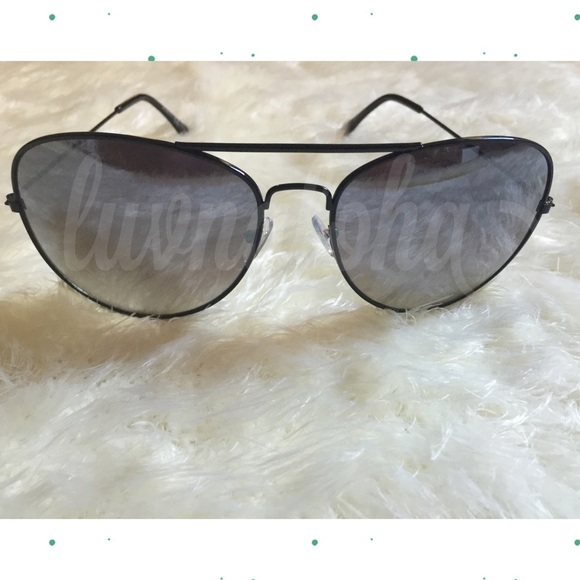 Oversized 70mm Black Aviator w/Flash Mirrored Lens - Picture 3 of 4