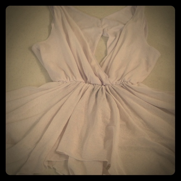 ***Clearance***Dots V neck top