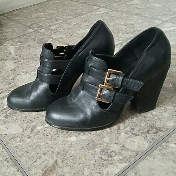 Black gold buckle chunky heel