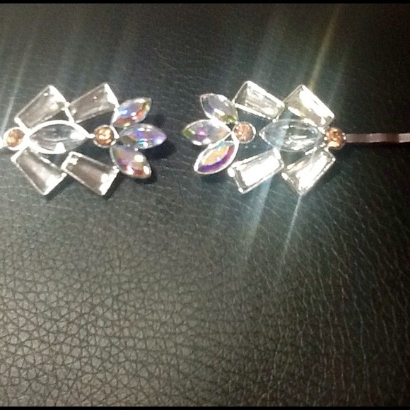 Flower & Rhinestone Hair Pins - Picture 4 of 4