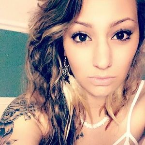 Meet your Posher, Adrienne