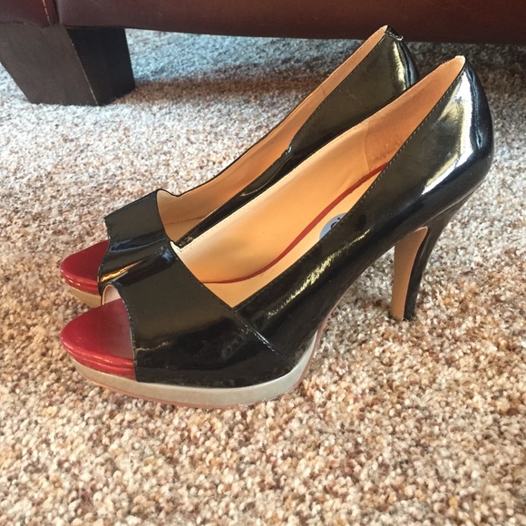 Nine West peep toe heals