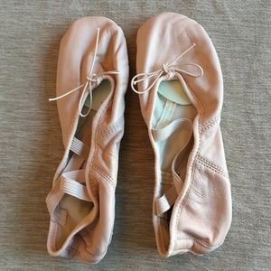 Capezio ballet slippers 7M