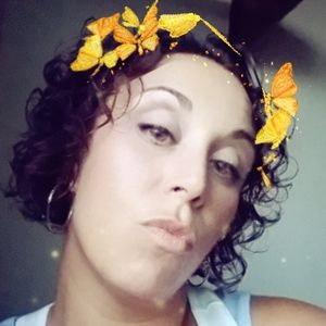 Meet your Posher, Adria