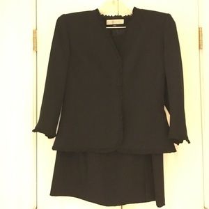 Tahari Skirt Suit