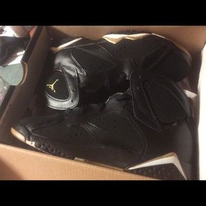 Air Jordan 7 gmp black gold 3y golem moment