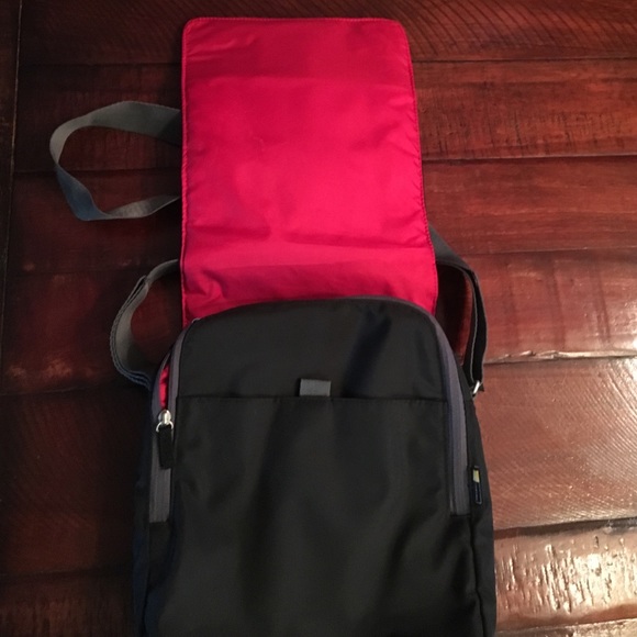 Incredible Case Logic Padded Functional Bag - image 2