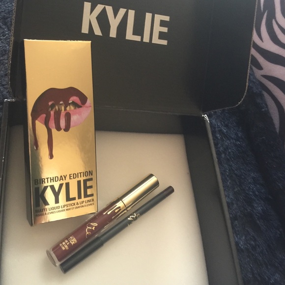 KYLIE "birthday edition" Leo Lipkit