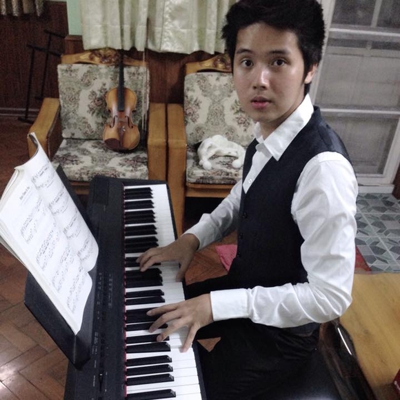 Meet your Posher, Kris - Picture 1 of 1