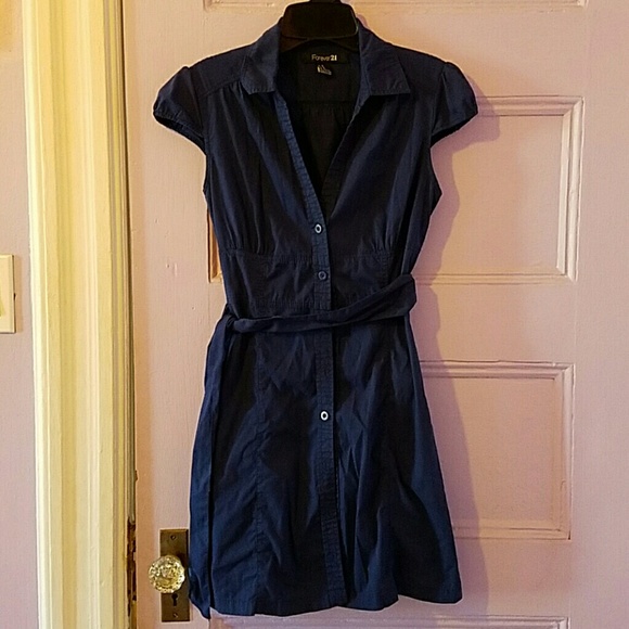 Shirt dress with belt