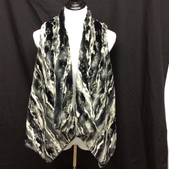 BKU MOON Faux Fur Vest Blk/Crm/Gray Size 2 M/L