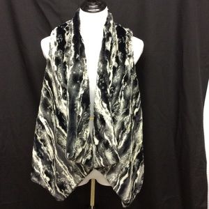 BKU MOON Faux Fur Vest Blk/Crm/Gray Size 2 M/L