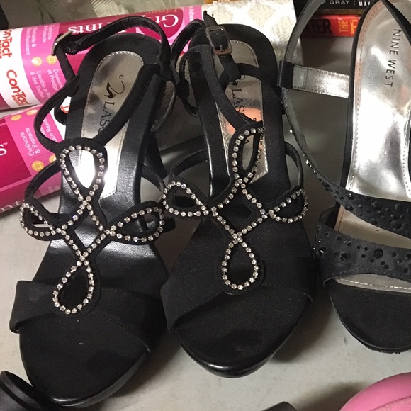 Size 7 1/2 lasonia heels - Picture 3 of 3