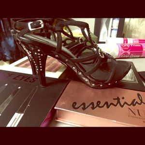 Size 7 1/2 lasonia heels