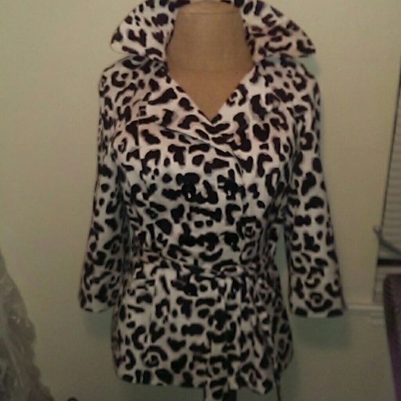 White House Black Market Jackets & Blazers - Classy Double Breasted Jacket w/ Belt & Pockets