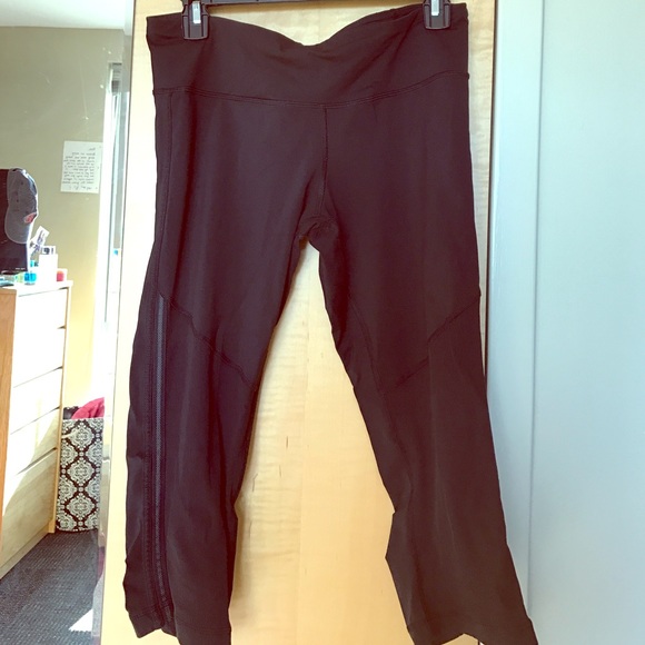 Lululemon crop leggings size 8