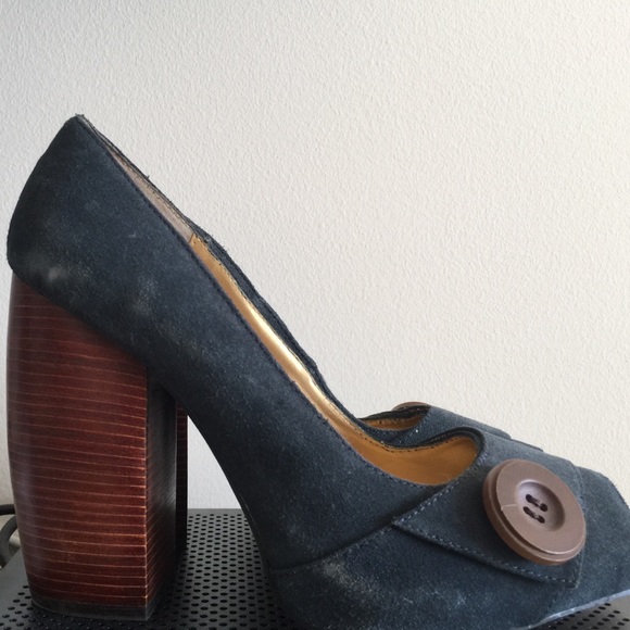 Zinc navy blue chunky heels
