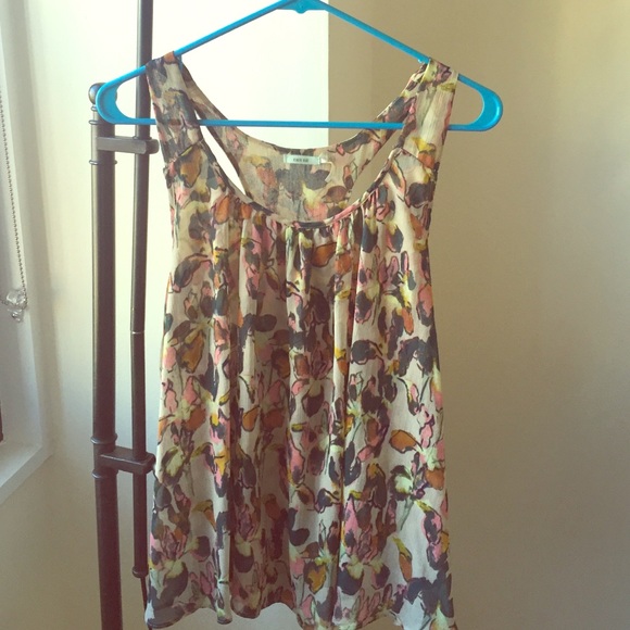 Floral tank top! - Picture 1 of 2