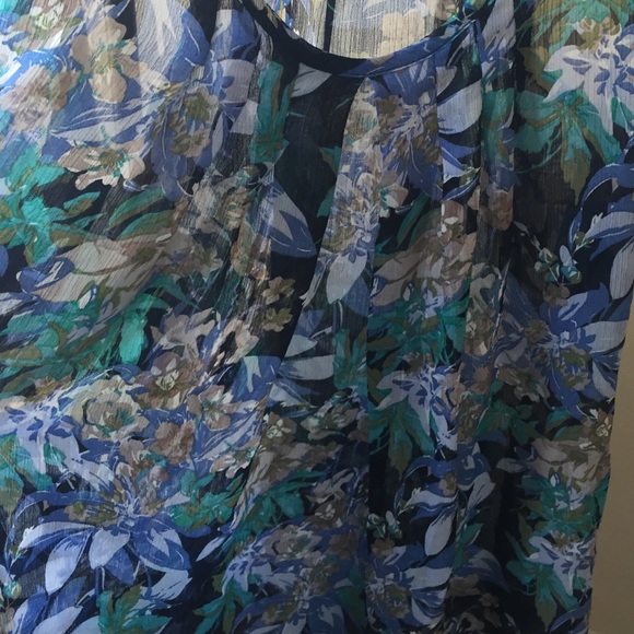 Blue floral tank - Picture 3 of 3