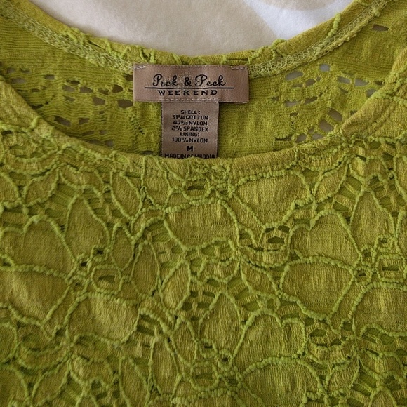 Chartreuse lace top with lining size M - Picture 2 of 4