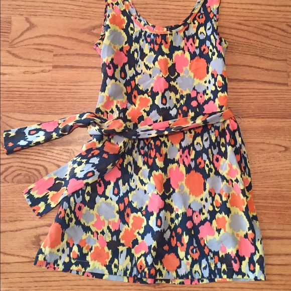 🎉 Closing sale!! Water color tunic top w pockets