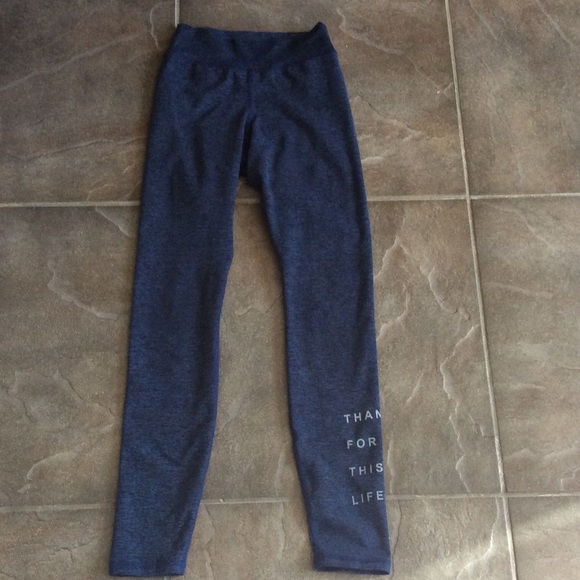Good Hyouman crop workout pants.