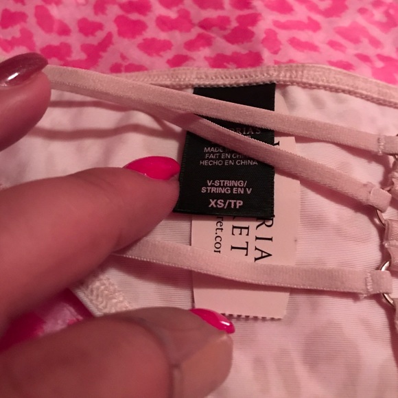 Very Sexy V-String - Picture 2 of 3