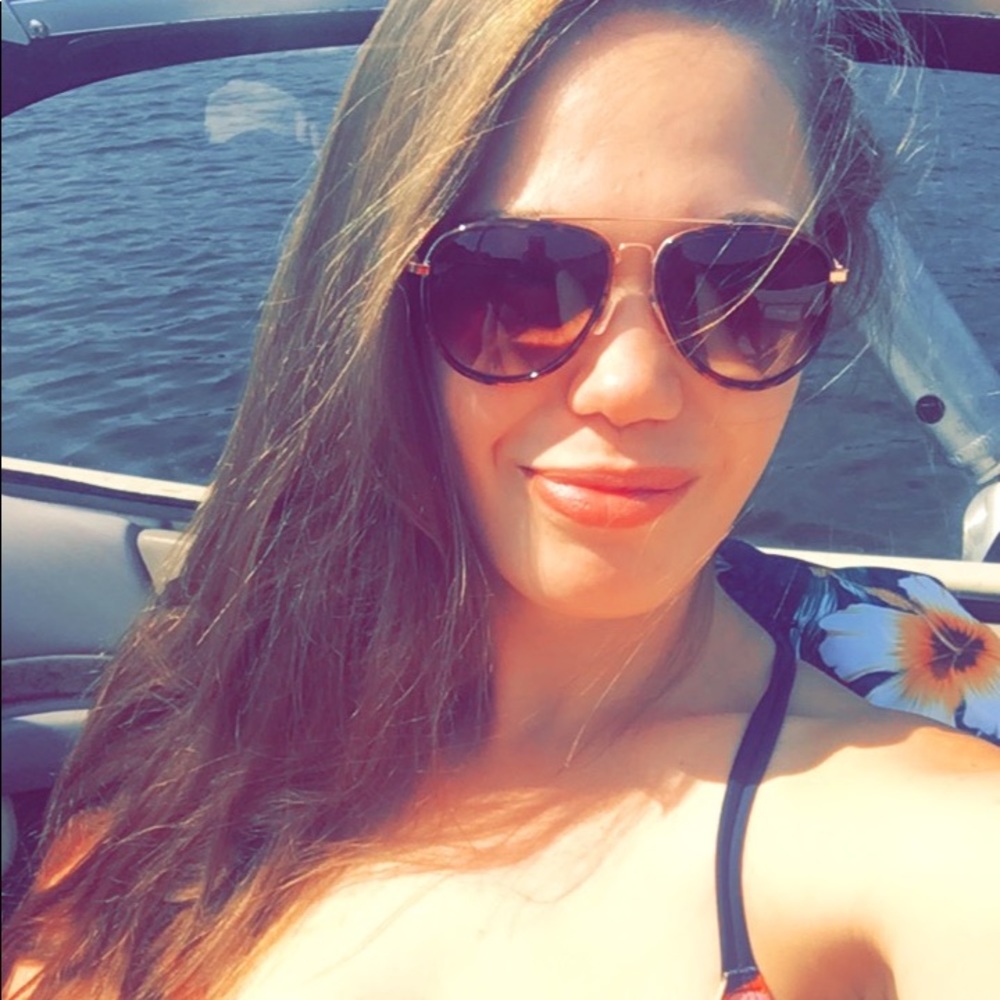 Meet your Posher, Lauren