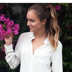 Popbasic Tops - 🍓"strawberries & cream" 100% silk blouse Popbasic Tops - 🍓"strawberries & cream" 100% silk blouse