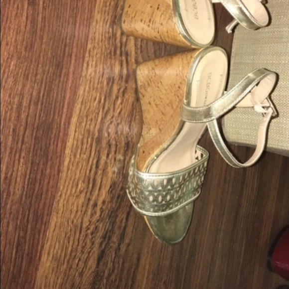 Gold wedges - Picture 2 of 3