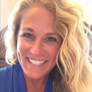 Meet your Posher, Connie