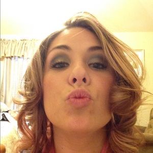 Meet your Posher, Jennie