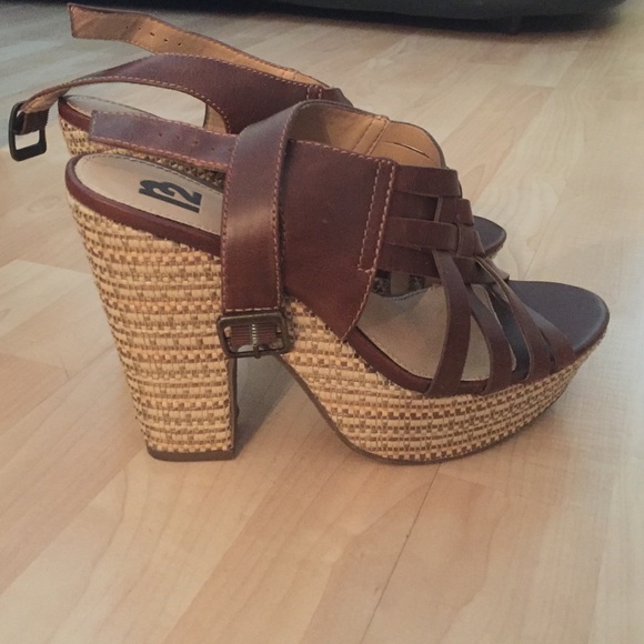R2 Bohemian strappy wedge sandles - Picture 3 of 4