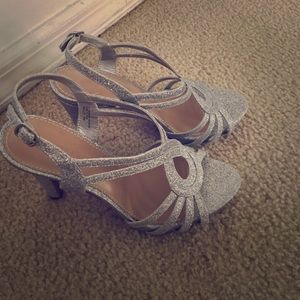 DSW Silver Heels Pumps Sparkly