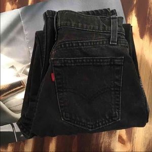 black straight leg levi's