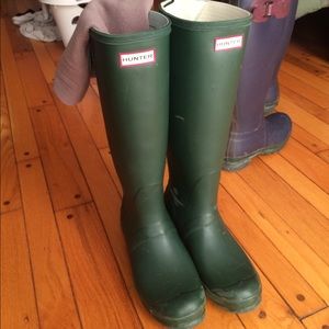 Hunter green Hunter boots.