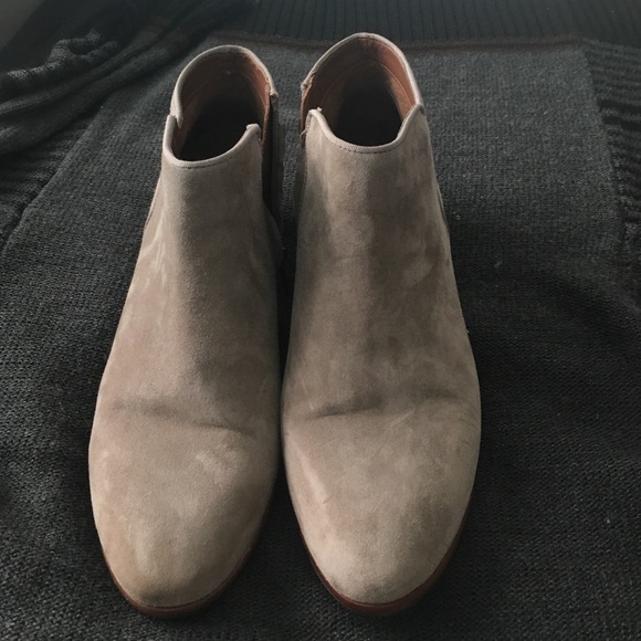 Short boots