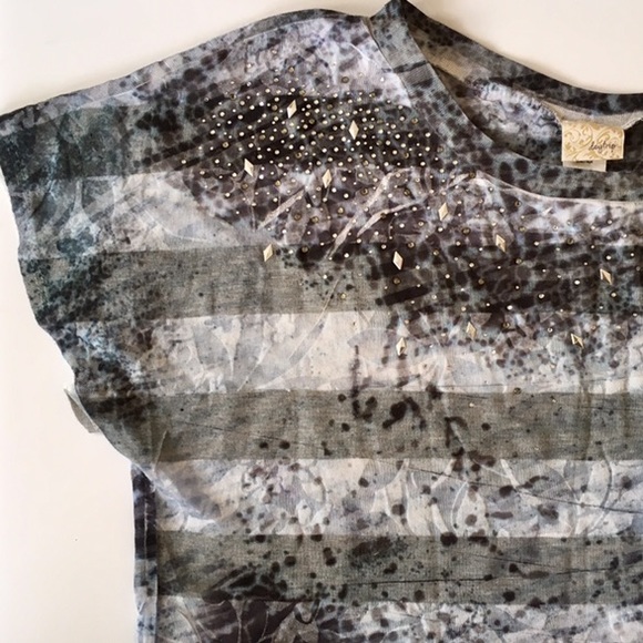 😎 Daytrip studded  gray stripe oversized t-shirt - Picture 2 of 4